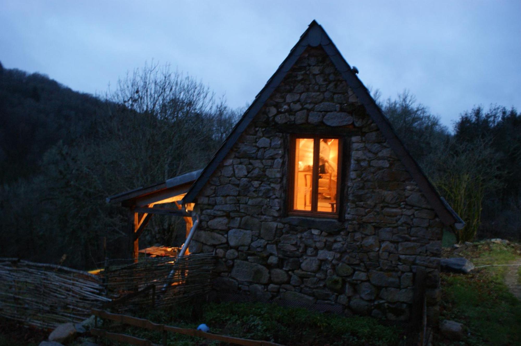 Le P'Tit Gite De Chomet La Tour-dʼAuvergne Exteriör bild